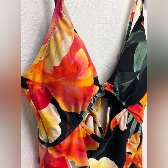 Women’s Plunge Front & Back Cut Out - One Piece Swimsuit - Shade & Shore - XL - Picture 2 of 11